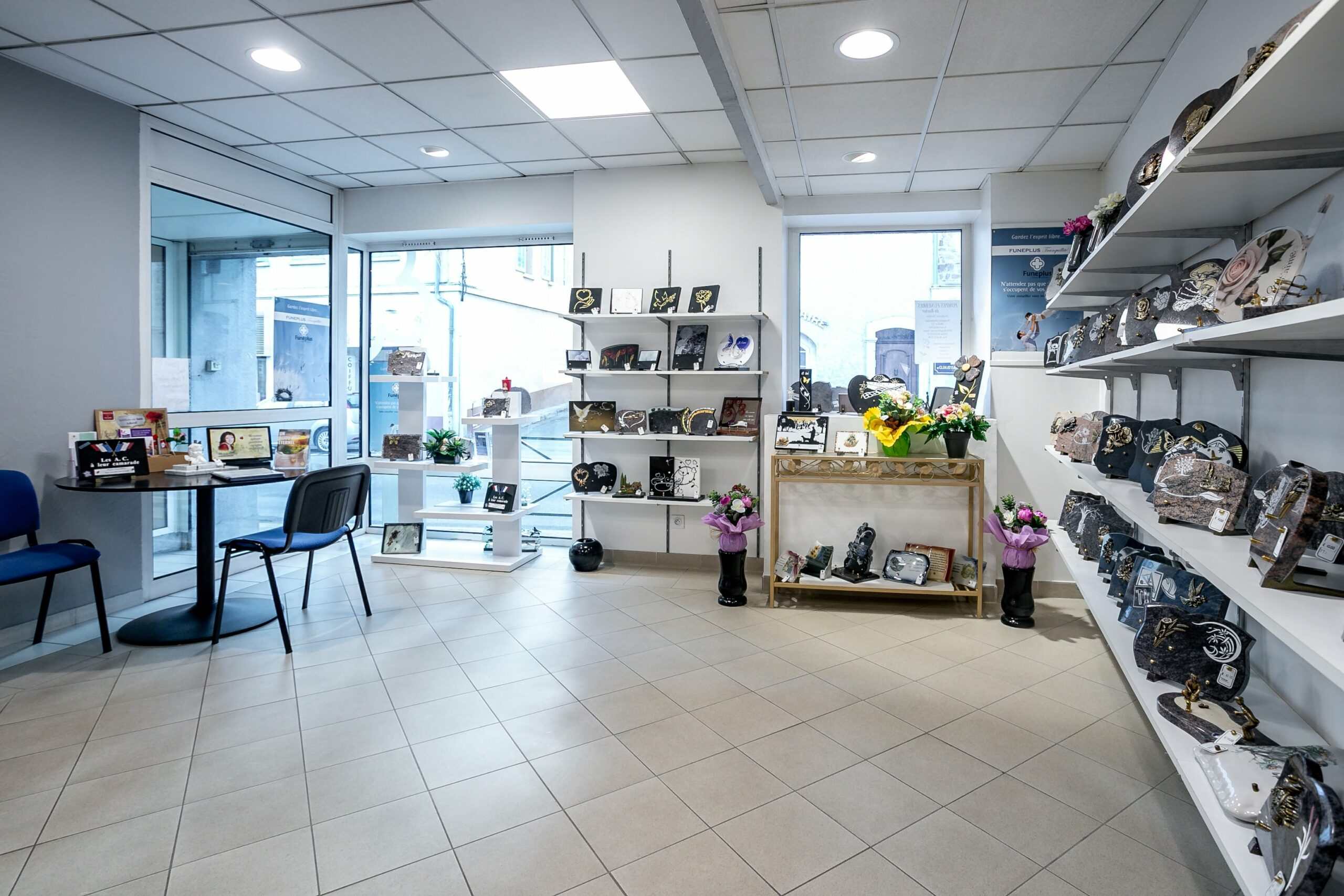 interieur magasin funeraire