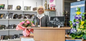 responsable magasin sur son bureau